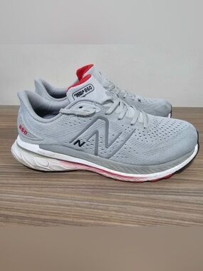 New Balance Men’s 860 Athletic Shoes - Light Gray with Red Accent Size 10